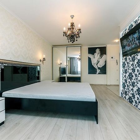 Luxcenterapartment Κίεβο Δωμάτιο φωτογραφία
